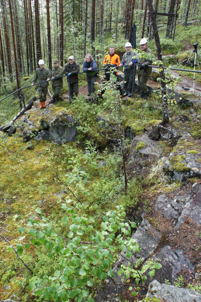 Vornasenvaaran Salpaetuaseman konekivääripesäke ja luolasto on kiinnostava kohde. Nyt vaaralliset ja lahonneet rakenteet on purettu. Pukutyö kiinnosti ja yleisö saattoi sitä seurata turvallisen matkan päästä.